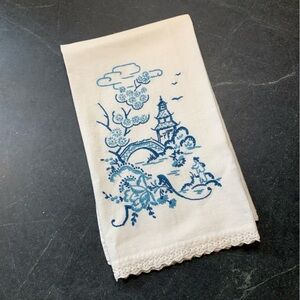 HAND EMBROIDERED TEA TOWEL | Blue Willow Design | Vintage